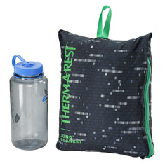 Water-dirt-sand repellent shell keeps the Juno clean in outdoor moments.
