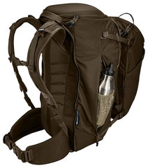 Thule Landmark Backpack70L suitcase-style opening enables quick access to gear while traveling.