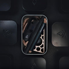 Überleben FireKit ambistriker-handheld enables ergonomic grip for quick fire starting.