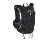 Ultimate Direction Adventure Vesta vest front pocket enables fast access to essentials on the move.