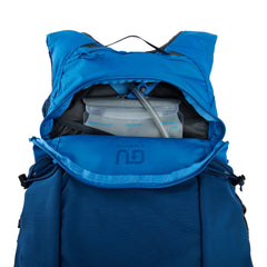 Blazek shoulder pockets enable quick access during runs.