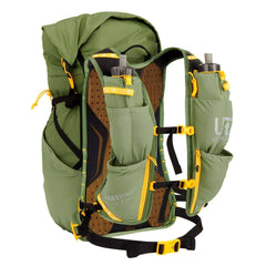 Ultimate Direction Fastpack 40 Spruce hip belt area shows secure waist support.