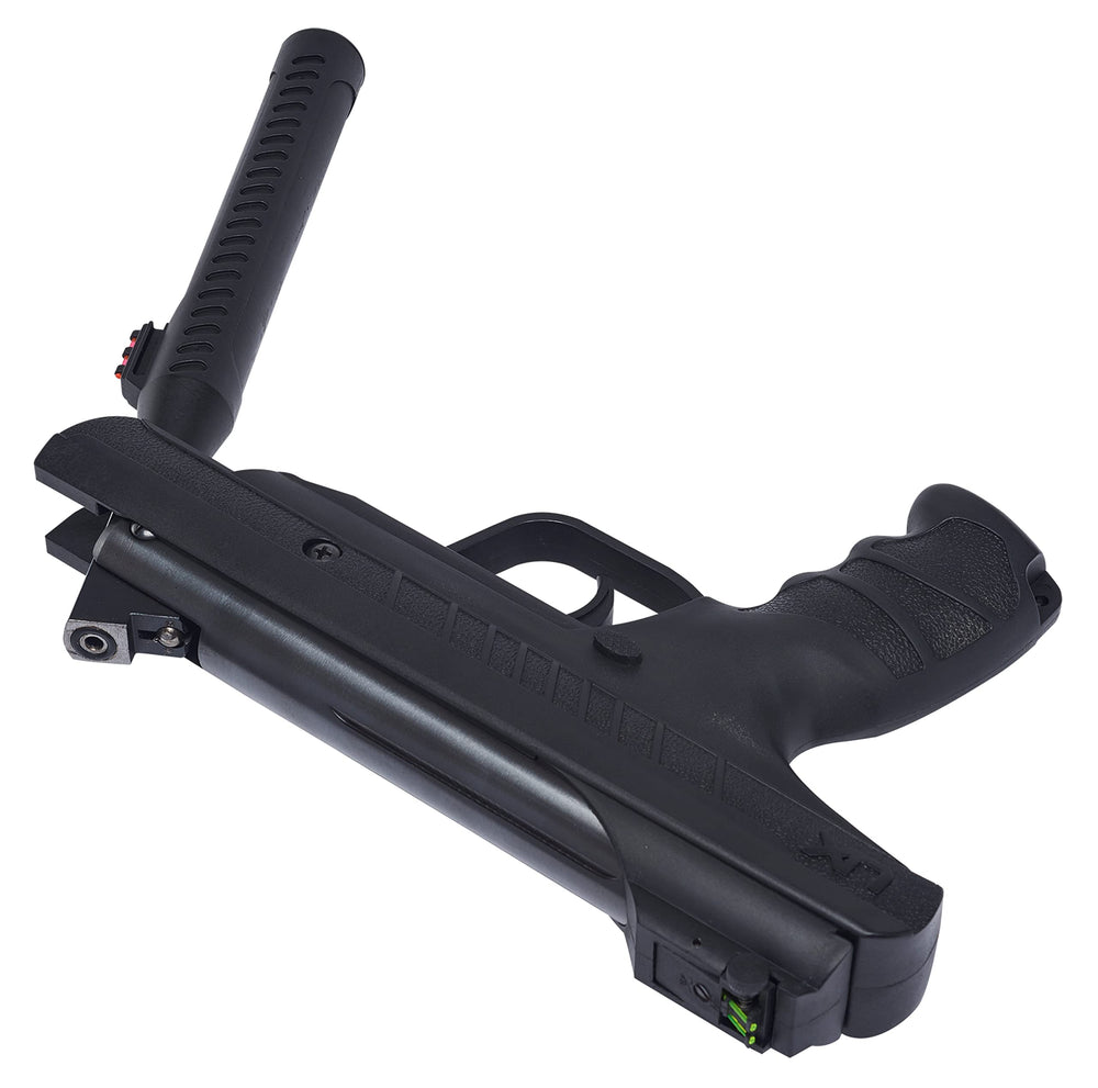 Umarex Trevox plinking with right-hand grip