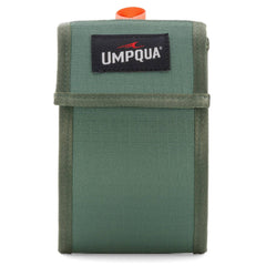 Umpqua Northfork Leader Wallet interior with 10 resealable sleeves and two mesh pockets, Model 35303.