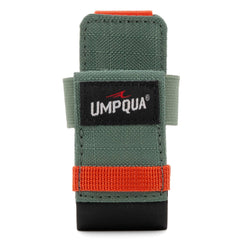 Umpqua NorthFork Shimi Shake Dock Pine keeps desiccant within reach on the go.