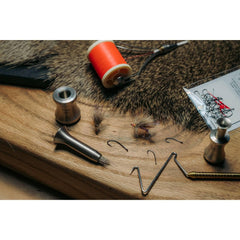Umpqua Tiemco 201R 25-pack hook set for versatile dry and wet fly presentations.