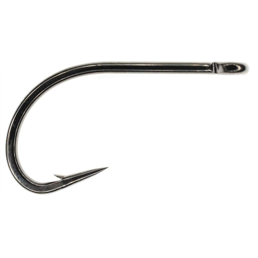 Umpqua XS415H BN5X tarpon hook closeup highlighting forged bend for strong holds and easy penetration.