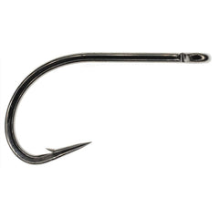 Umpqua XS415H BN5X tarpon hook closeup highlighting forged bend for strong holds and easy penetration.