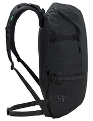 VAUDE CityGo 30 II outer-pocket keeps power bank and phone organized