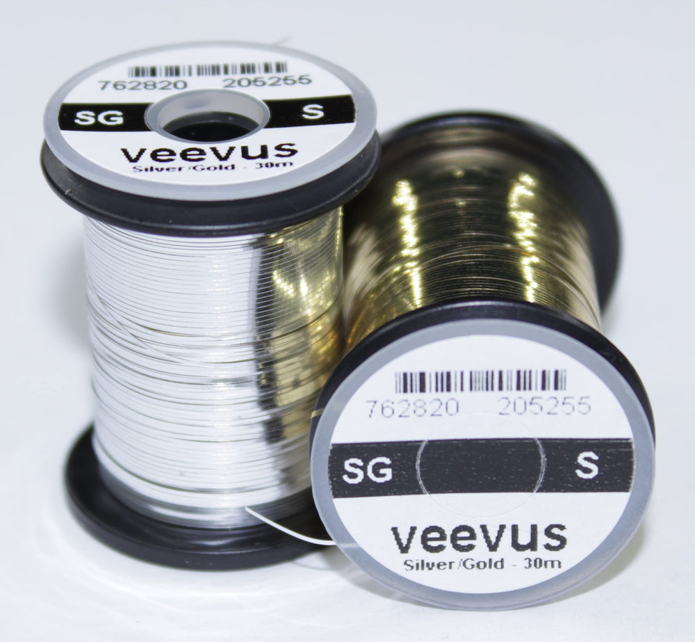 Veevus Mylar Tinsel Small Silver close-up showing reflective flash for fly bodies