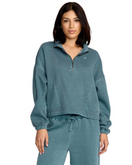 Volcom Stone Soft Quarter Zip fleece Emerald Green front view offers cozy warmth for cool mornings.