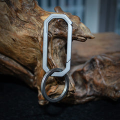 WANERSEN one-piece molding titanium carabiner highlights rugged construction and long-term reliability.