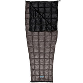 Western Mountaineering EverLite 45F – mummy-cut design for ultralight packing.