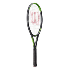 Racket head and strings detail showing 665 cm² head size