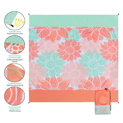 WIWIGO Beach Blanket carabiner and carry bag enable quick transport.