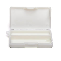 Built-in compartments store cut worm pieces