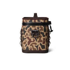 YETI Hopper Flip 8 Wetlands Camo coldcell-insulation preserves coolness during long outdoor days.