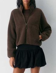 Yozazzy fleece jacket with zip pockets keeps essentials secure