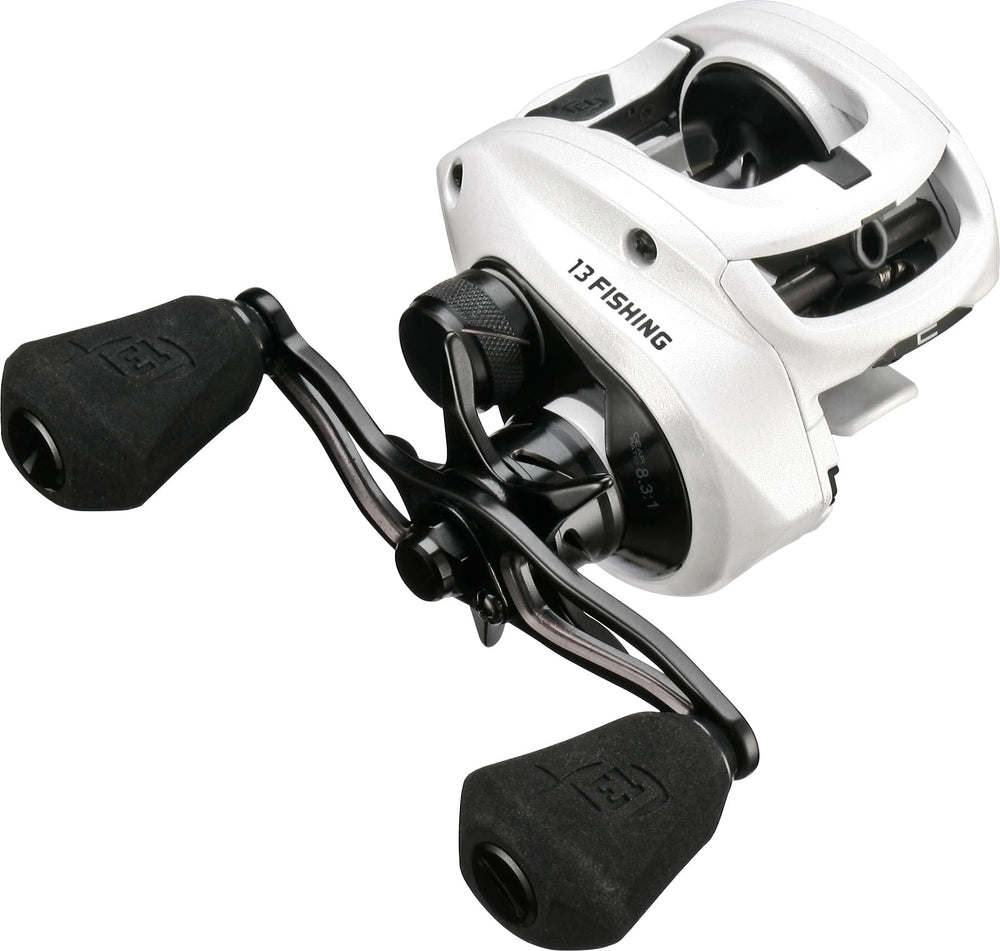 13 FISHING Concept C2 reel drag and gearing close-up highlights 25 lb Bulldog drag precision.