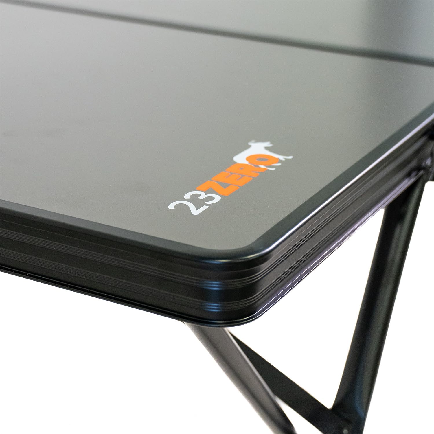 23ZERO Two-Fold table shows locking mechanisms ensuring stability during use.