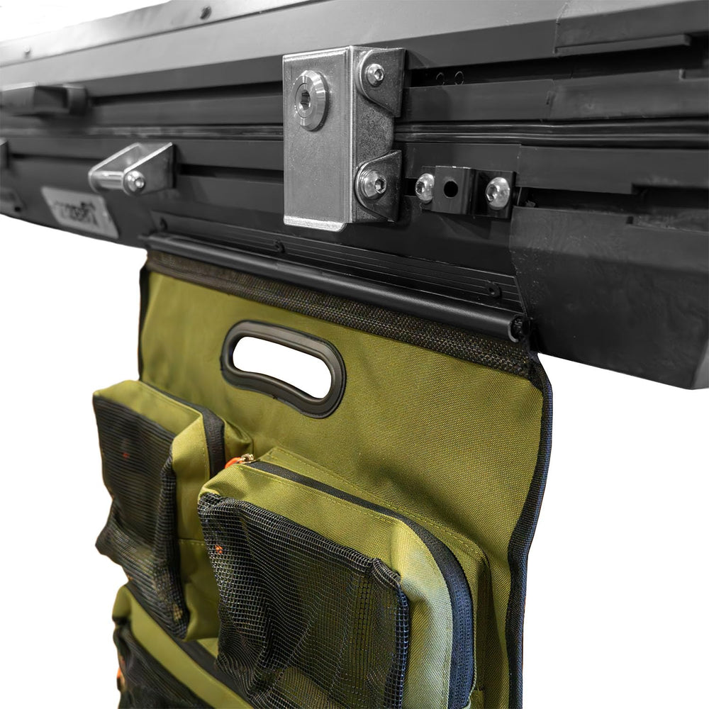 23ZERO Utility Hanger rugged materials resist wear during trips.