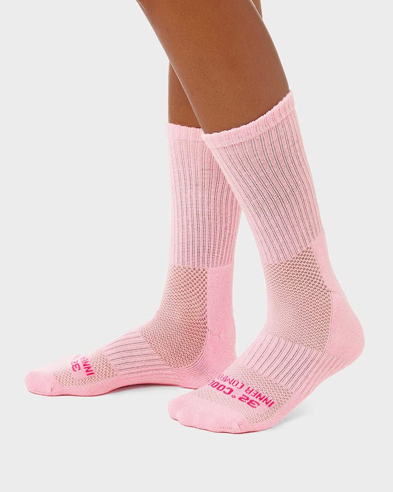 32 Degrees women's 5-pack comfort crew socks purple with arch support for all-day comfort.