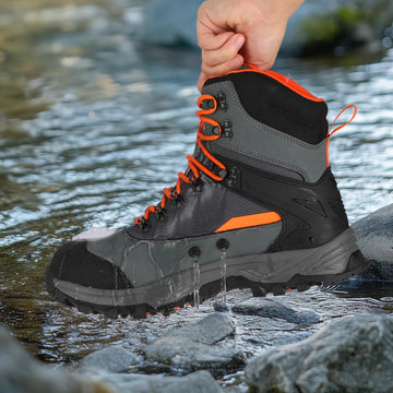 8 Fans wading boots feature a customizable buckle for a snug, comfortable fit.