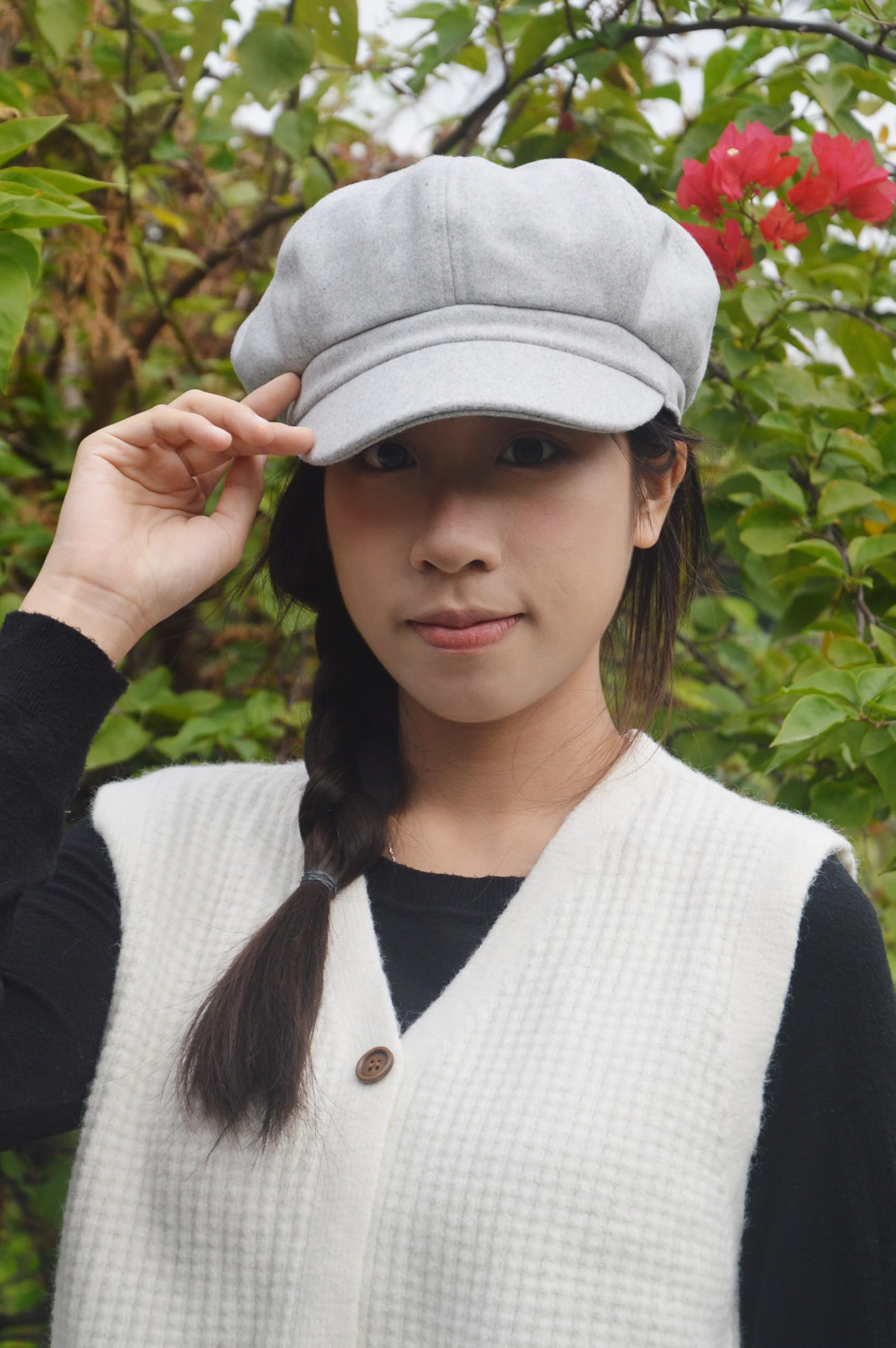 Back elastic adjustment on baker boy hat