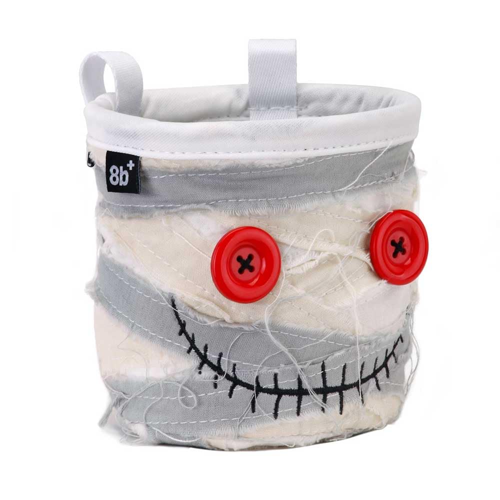 8BPLUS Stan design chalk bag adds personality while staying practical.