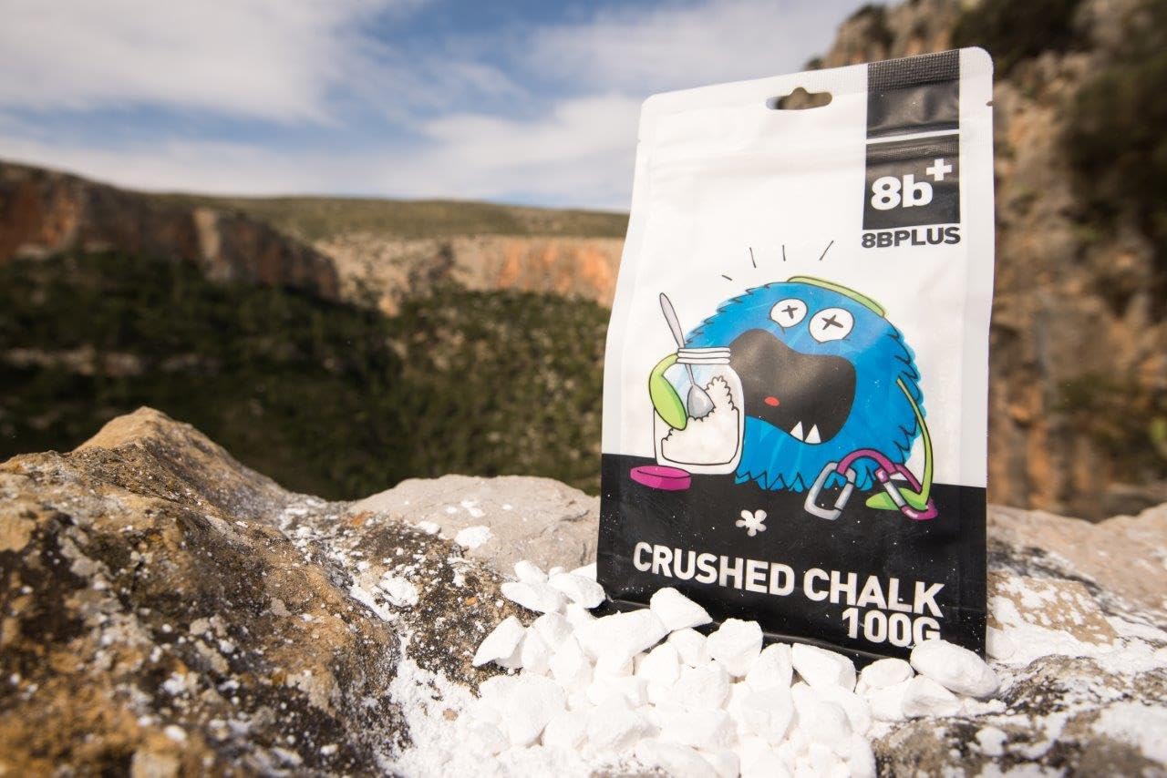 Chalk bag usage with 8BPLUS chalk emphasizes reliable grip during routes.