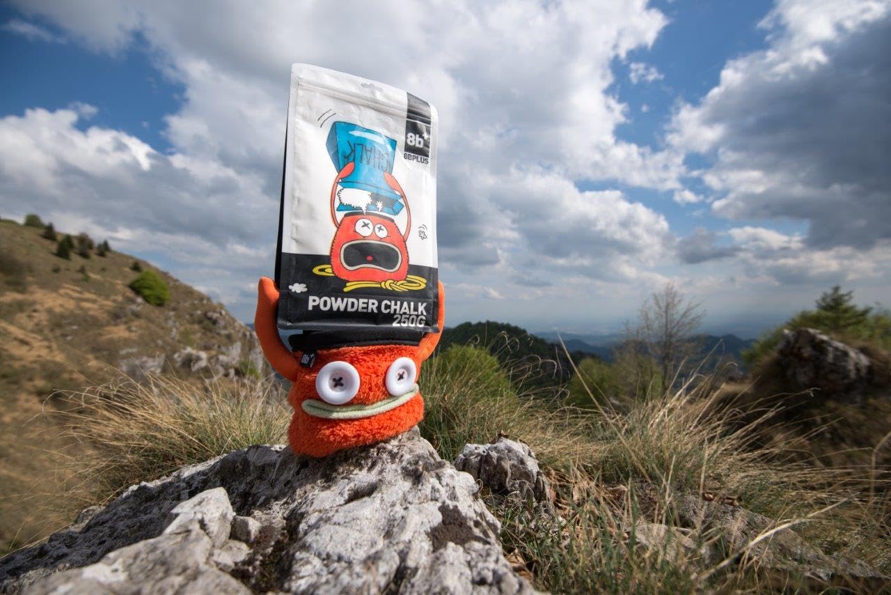 Open zipper packaging keeps 8BPLUS chalk neat and portable for travel.