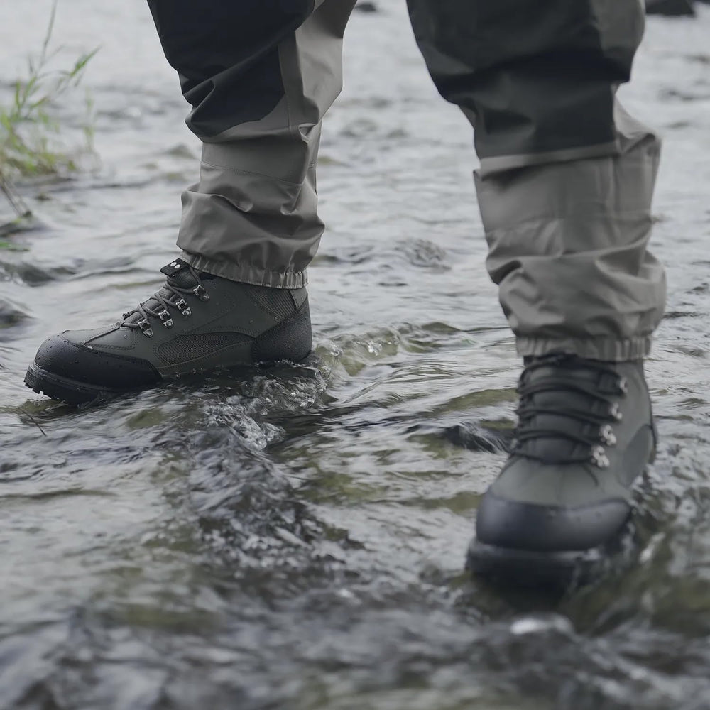 8 Fans padded ankle collar adds support for long days on the water