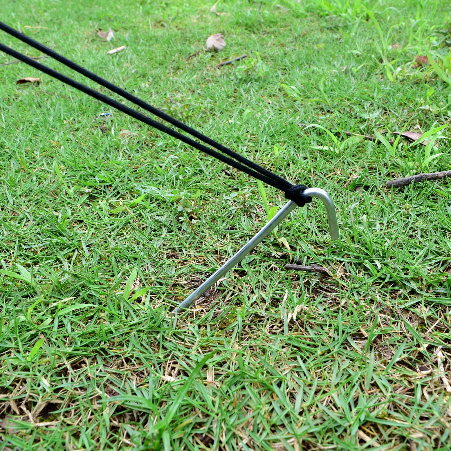 Aagut secure rope-top detail aids quick tensioning of lines.