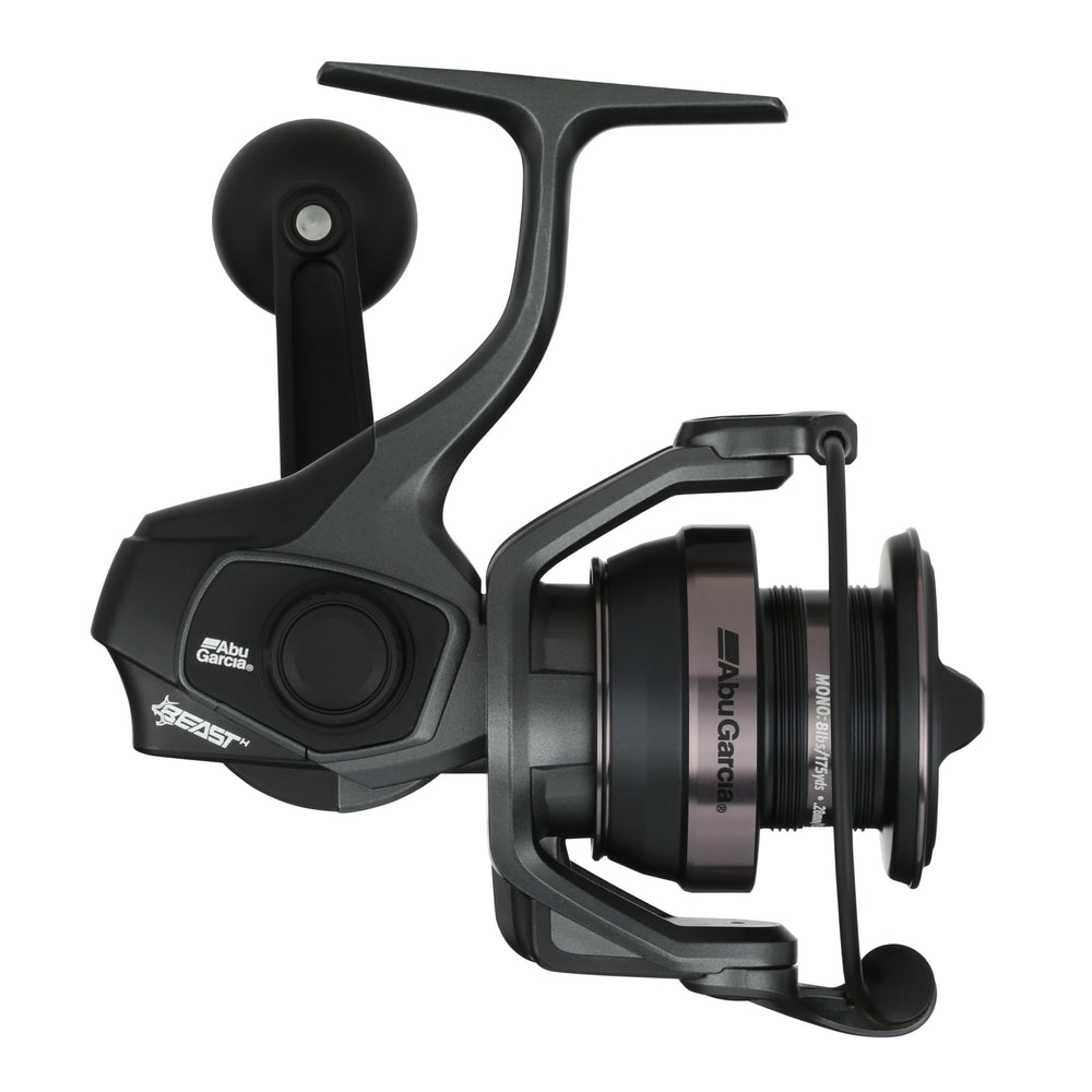 Reversible handle on Beast 3500 supports ambidextrous setups in saltwater fishing.
