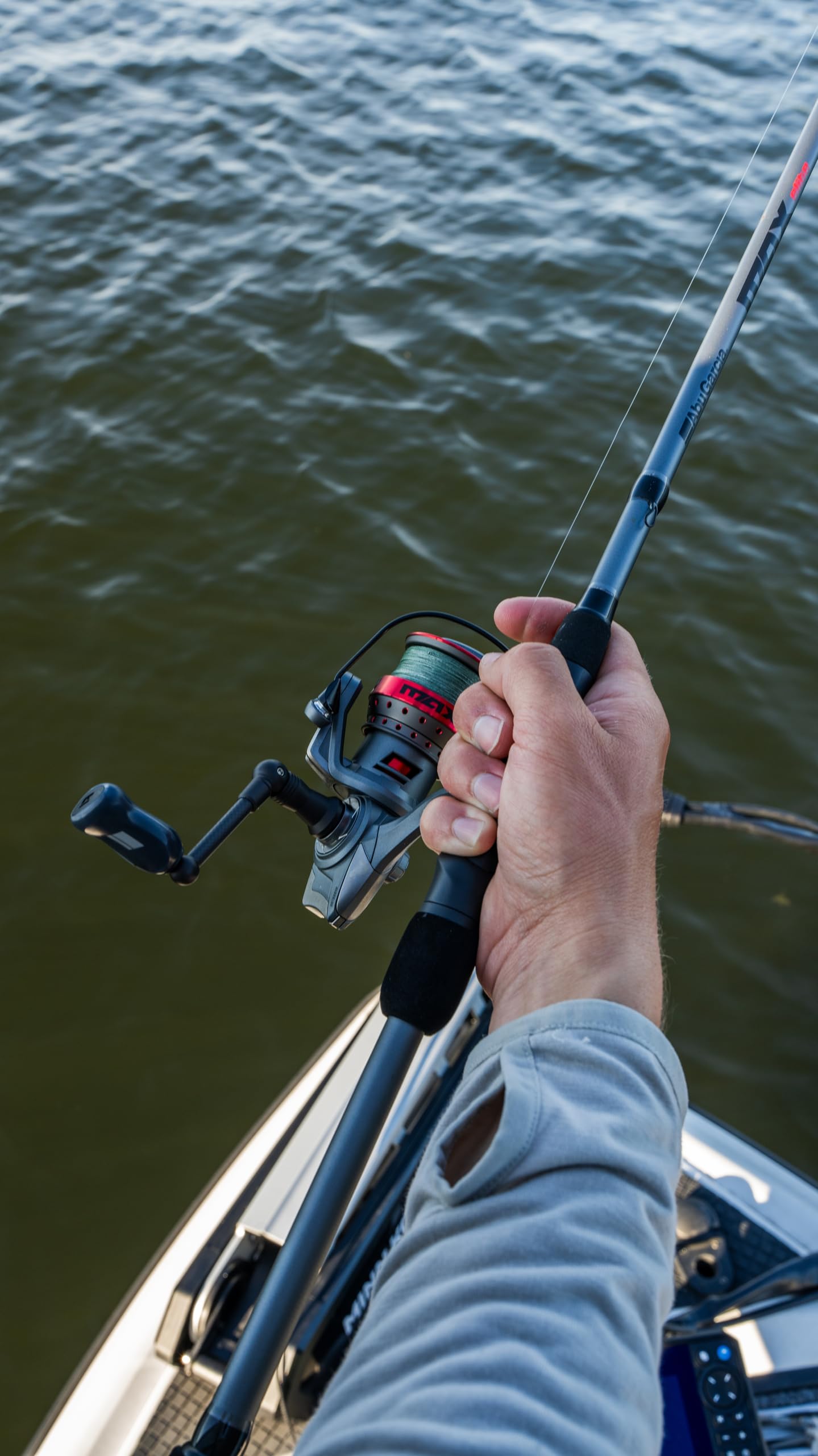 Abu Garcia Max Elite carbon matrix drag maintains steady pressure.