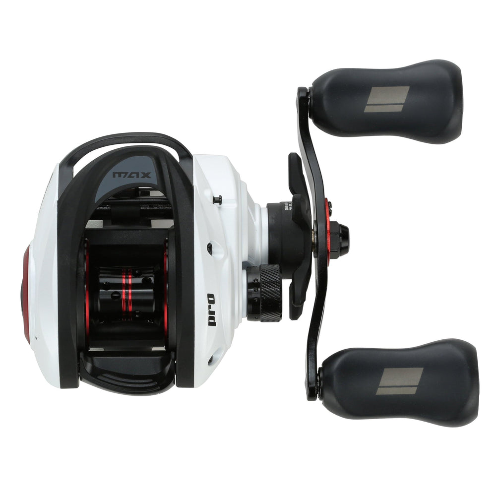 Graphite body and sideplates keep the reel lightweight and balanced