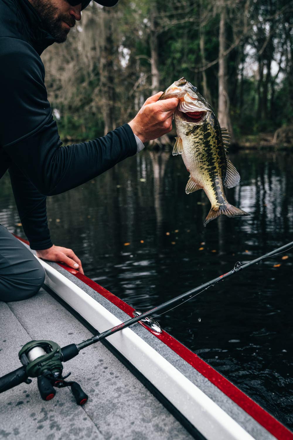 Abu Garcia Zata graphite frame and sideplates illustrate lightweight rigidity.