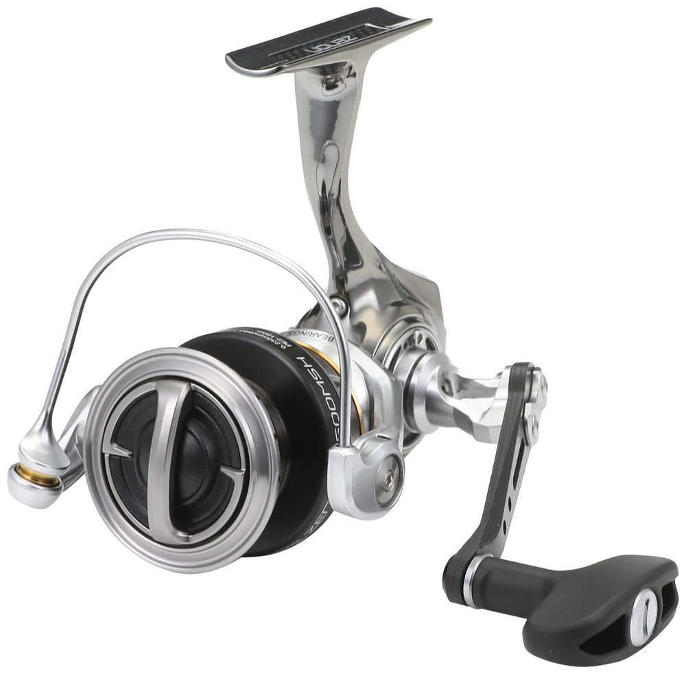 Abu Garcia Zenon 2500MSH feathermetal body reduces weight while keeping rigidity under load.