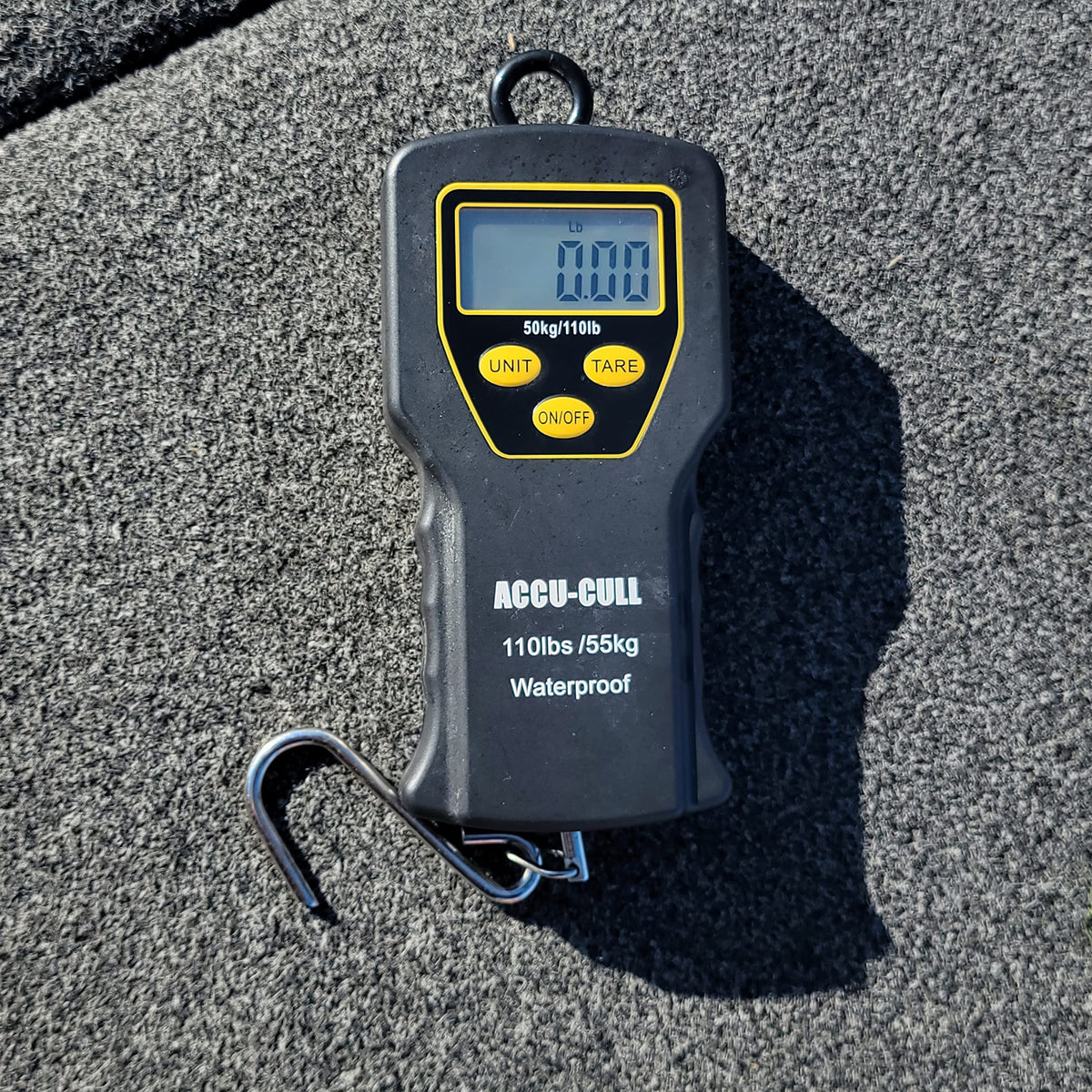 ACCU-CULL Waterproof Scale provides precise 1/100 lb readings for field weighing.