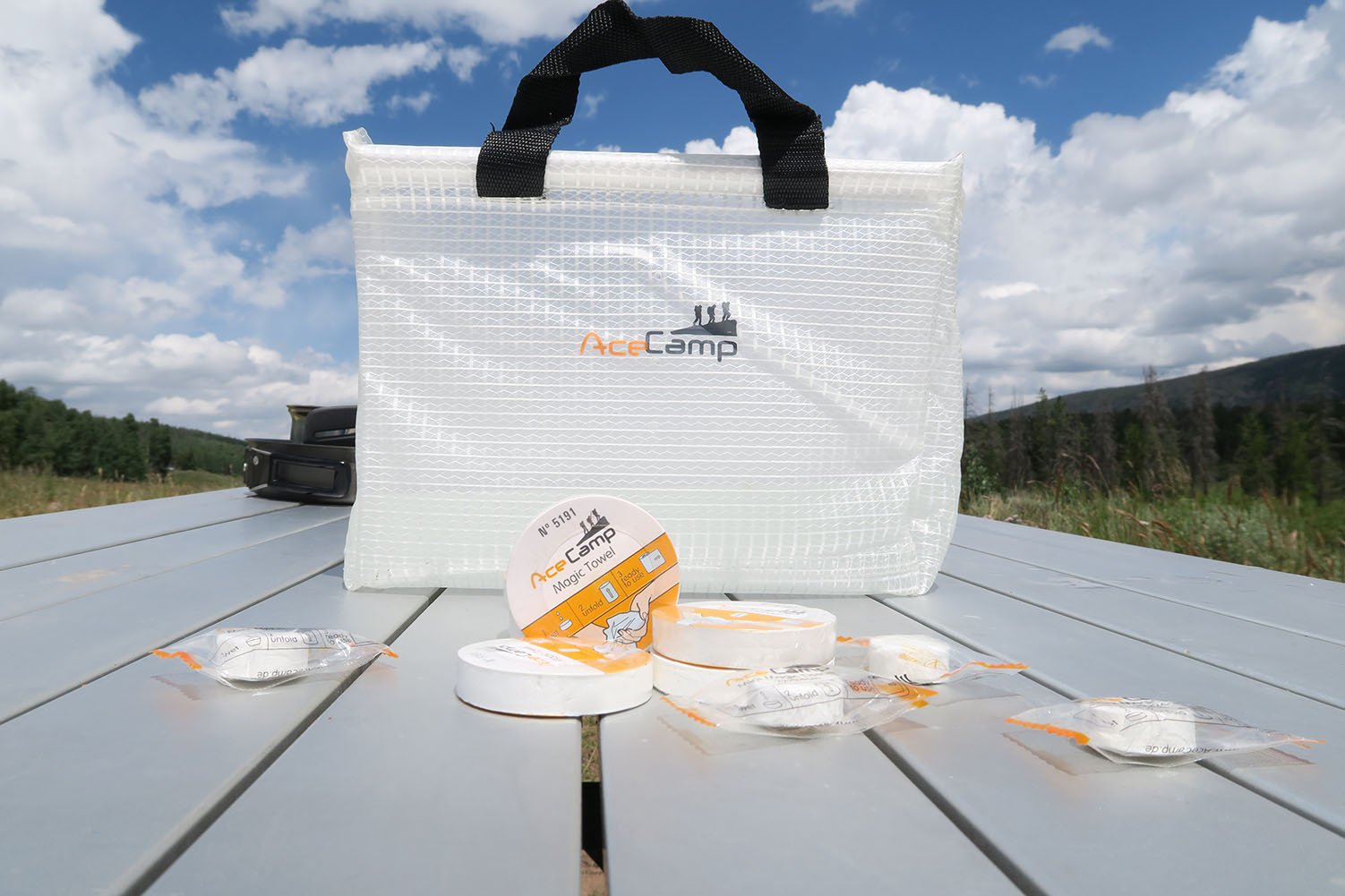 AceCamp outdoor double basin supports camping, fishing, and hiking tasks.
