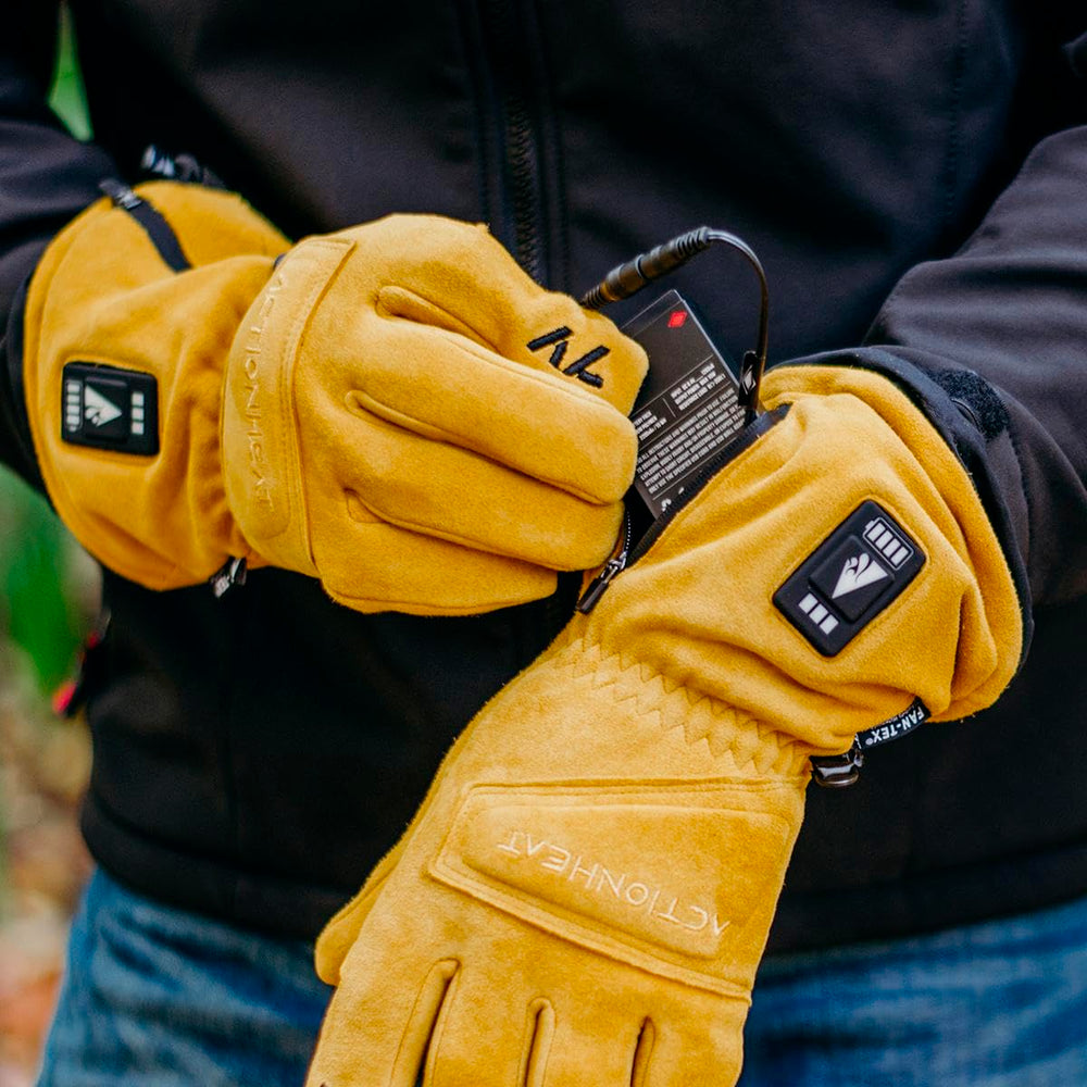 ActionHeat 7V gloves battery compartment — easy access for charging during work.