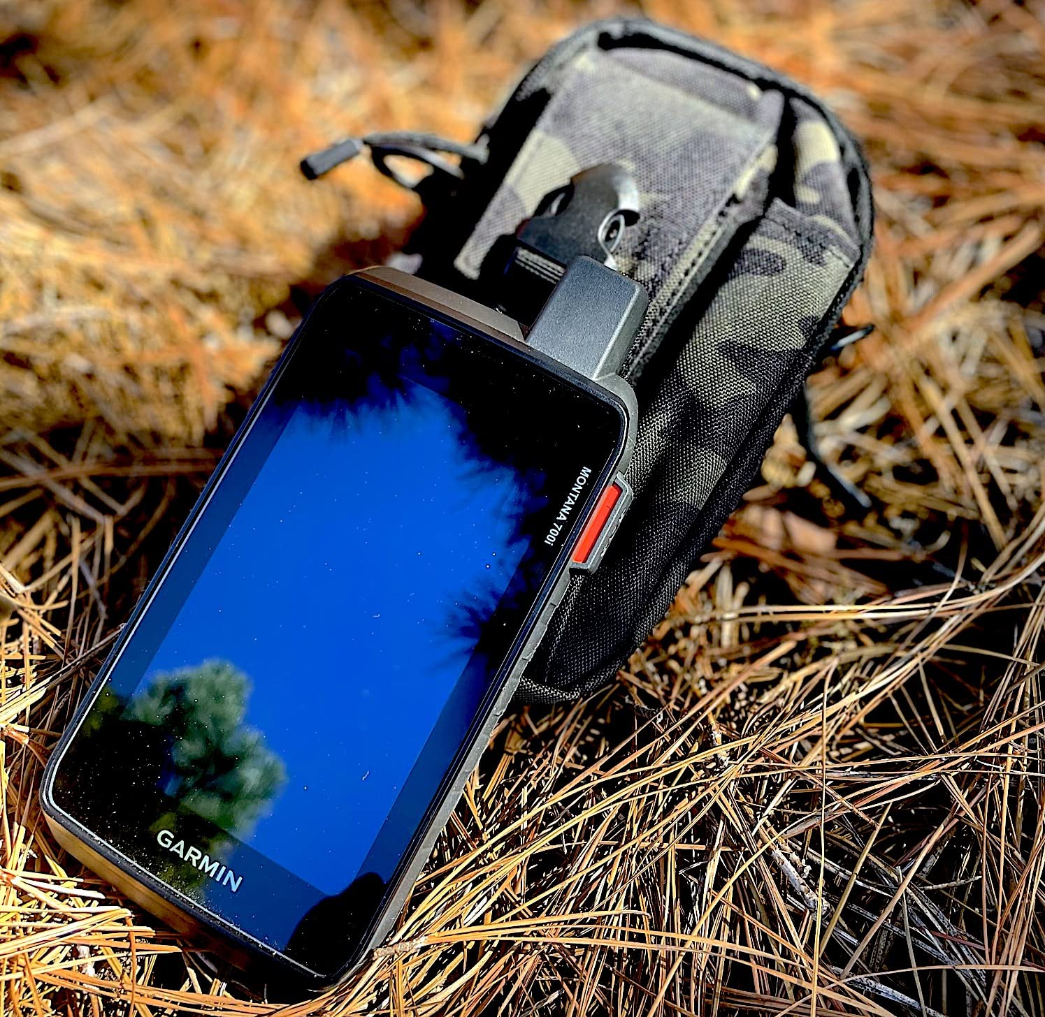 AGOZ Hiking Utility Bag Case exterior phone pocket keeps essential device accessible