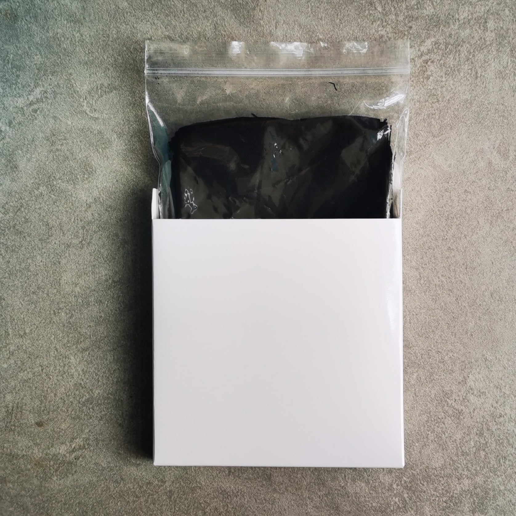 Durable carbon cloth designed for frequent outdoor emergencies.