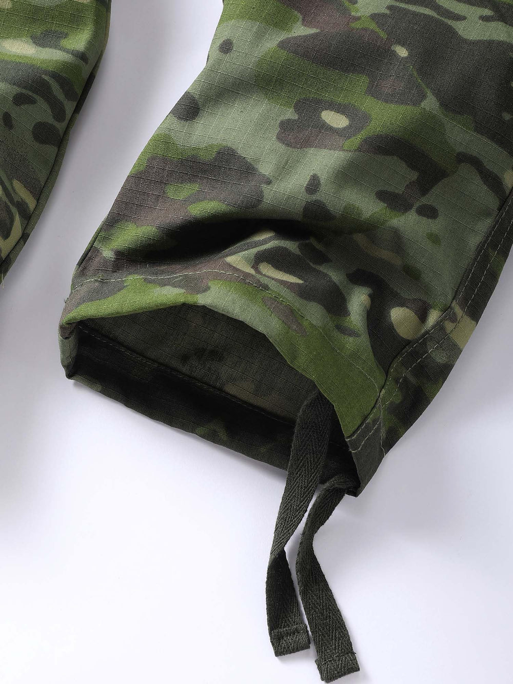 AKHIKING cargo pants offer color options for versatile styling.