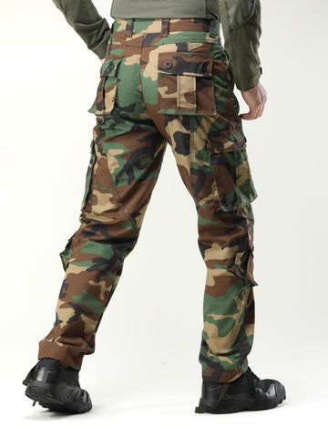 AKHIKING pocket close-up showing hands-free access and secure storage.