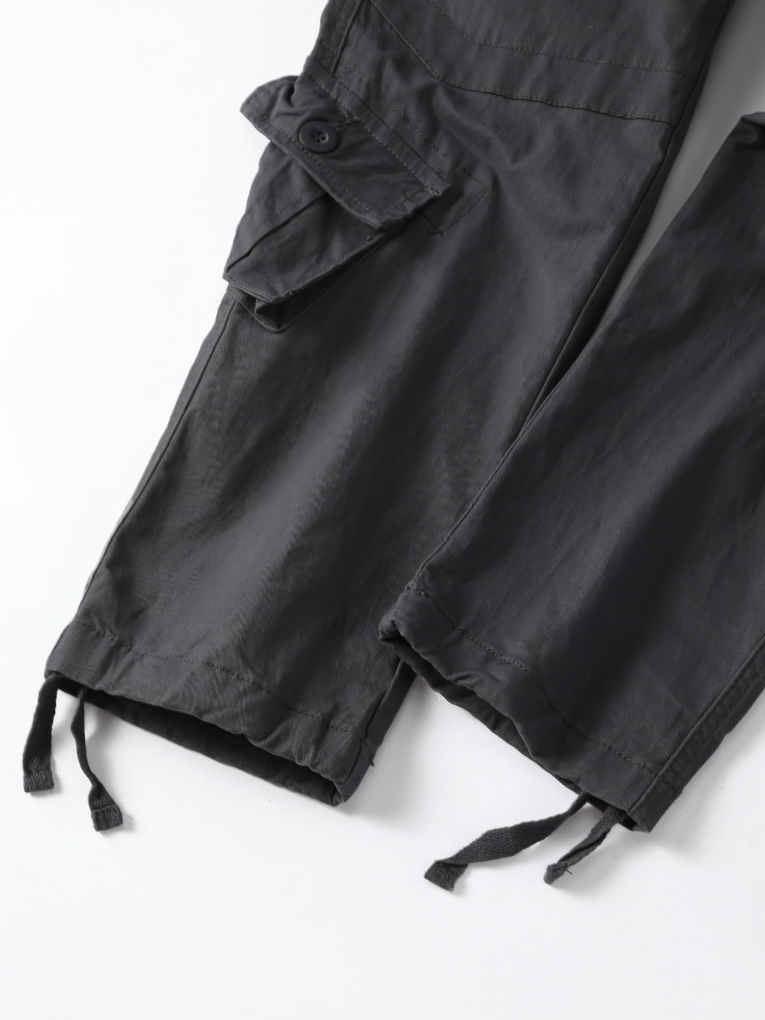 AKHIKING women's cargo pants show cargo pockets for easy gear organization