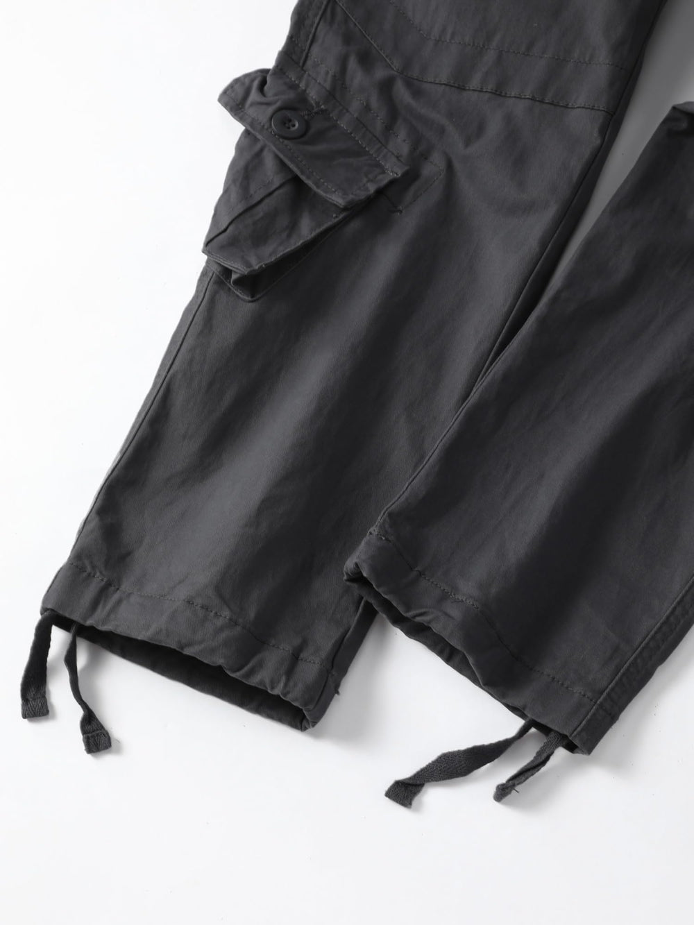 AKHIKING women's cargo pants show cargo pockets for easy gear organization