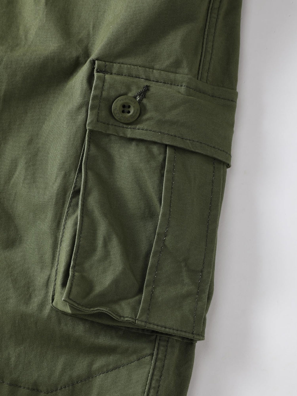 AKHIKING women's cargo pants rear-pockets green emphasizing storage capacity