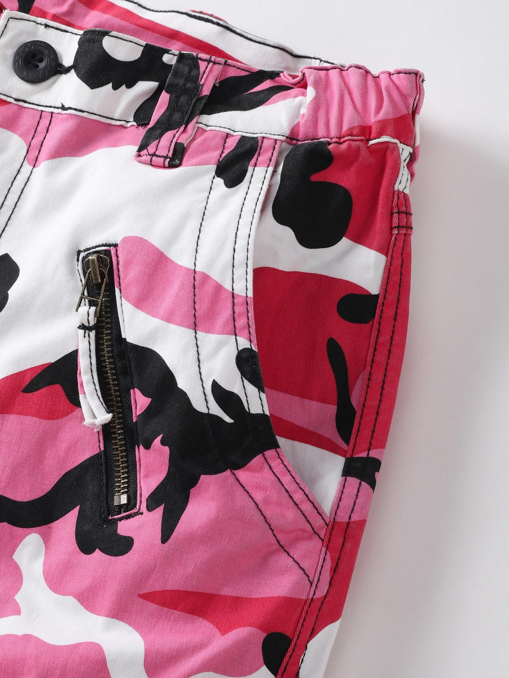 AKHIKING relaxed-fit pants, roomy pockets, easy movement for camping and travel.