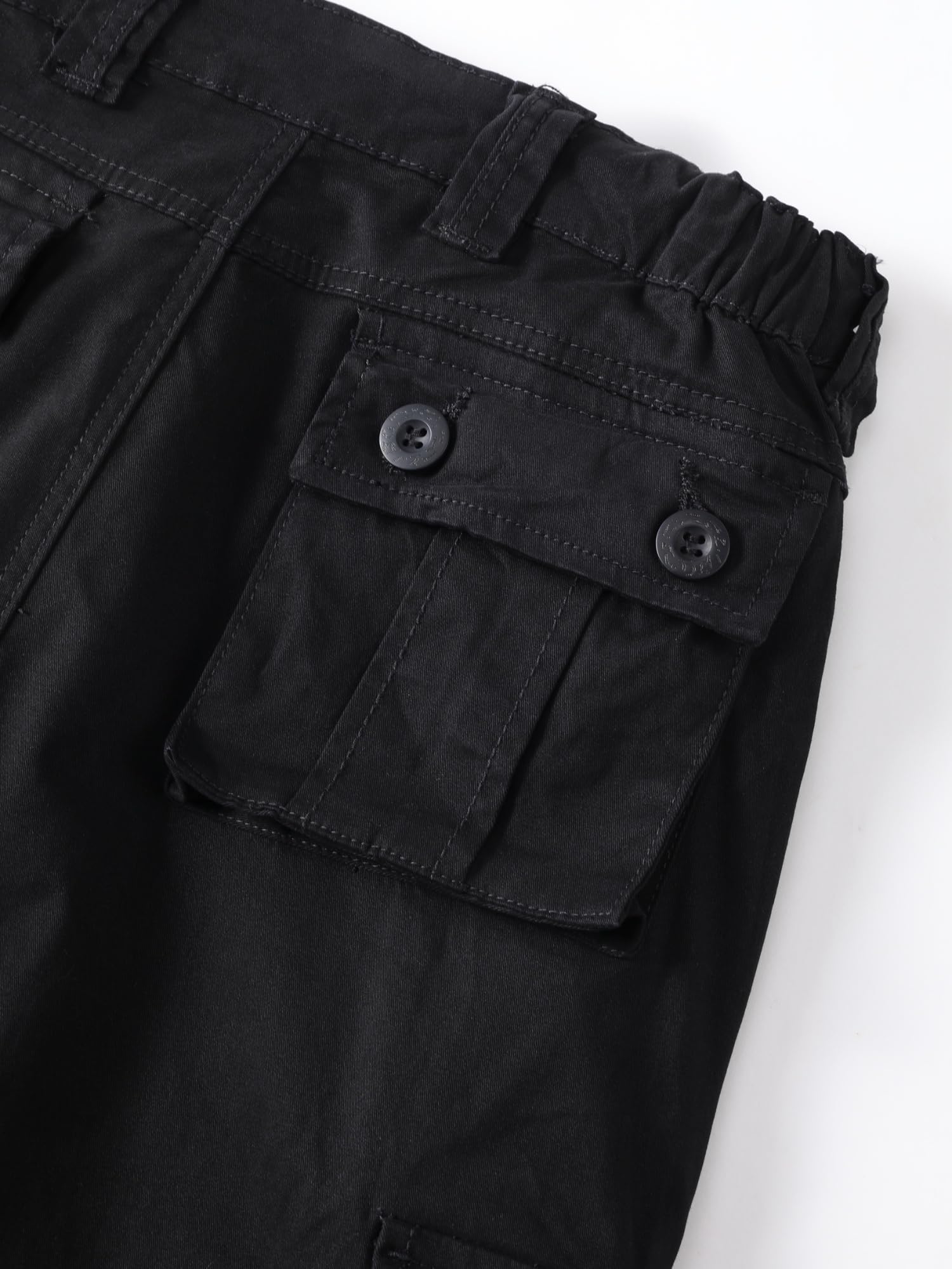 AKHIKING women's cargo pants side-pocket details underline versatile storage during travel.